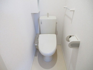 コンパクトで使いやすいトイレです