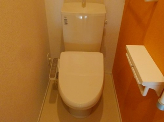 ゆったりとした空間のトイレです