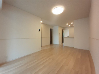 こちらの居間で趣味の時間をお楽しみください