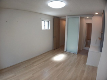 ゆったり過ごせる居間です