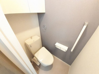 コンパクトで使いやすいトイレです