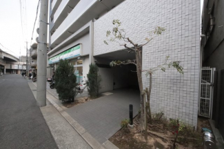 落ち着いたエントランスです