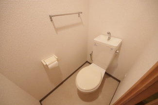 ゆったりとした空間のトイレです