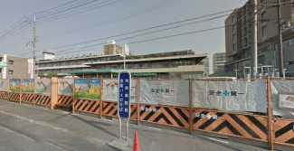 市民病院まで990m
