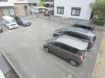 【駐車場】