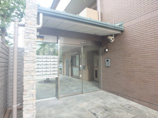 毎日通るエントランスはこのようになっています
