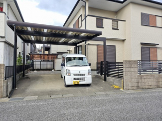 カーポート付き！2台駐車可！