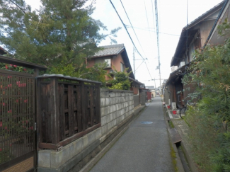 【前面道路含む現地写真】