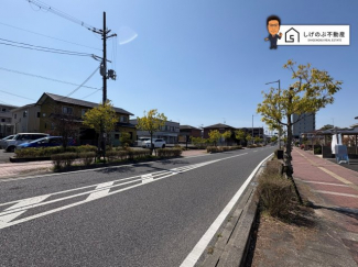 南草津駅、徒歩１０分圏内
平坦地で約108坪と、敷地ひろびろ！
市街地ですので、営業に適した立地条件！