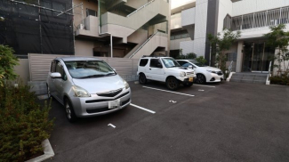 【駐車場】