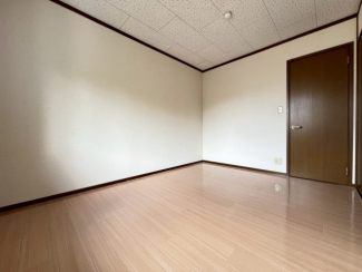 【寝室】