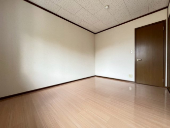 【寝室】