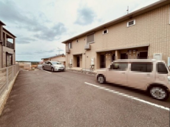 【駐車場】