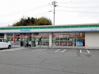 ファミリーマート玉津インター北まで500m
