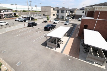 【駐車場】