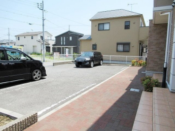 【駐車場】