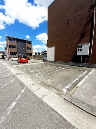 【駐車場】