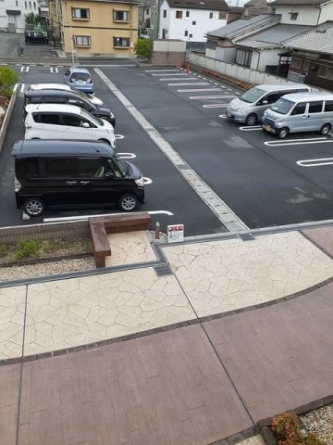 【駐車場】