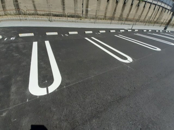 【駐車場】