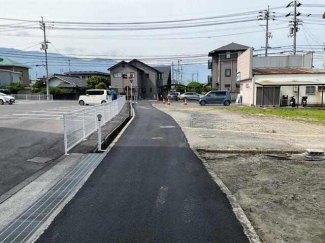 前面道路　東から撮影
