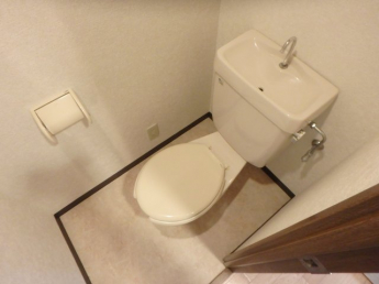 シンプルで使いやすいトイレです