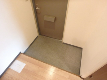 明るい玄関です