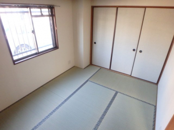 和室、ちょっとしたくつろぎスペースにいかがでしょうか