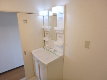 コンパクトで使いやすい洗面所