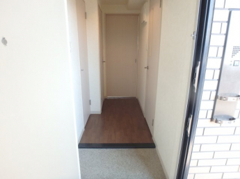 毎日通る玄関はこちらです