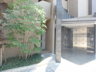 ゆとりのあるエントランスです