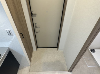 明るい玄関です