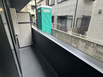 落ち着いた時間を過ごせるバルコニーです
