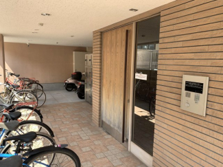 【エントランス】