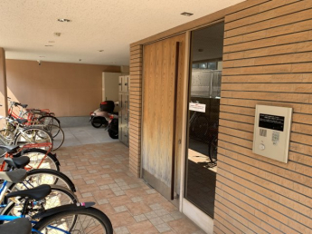 【エントランス】