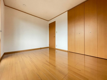 【寝室】