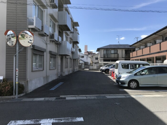 【駐車場】