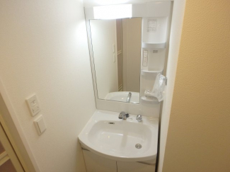 コンパクトで使いやすい洗面所