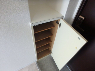 玄関収納です