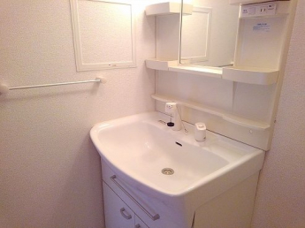 コンパクトで使いやすい洗面所