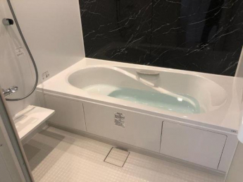 コンパクトで使いやすいお風呂です