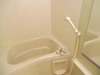 落ち着いた空間のお風呂です