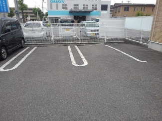 駐車場があるので、車を買う予定の方も安心です