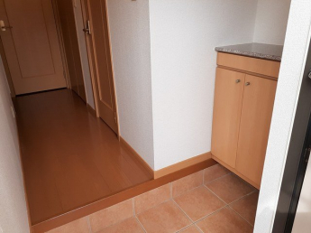 明るい玄関です