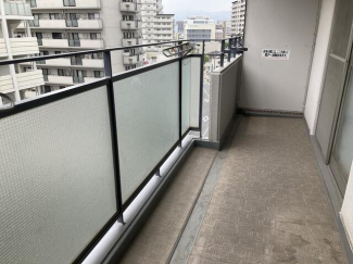 広めのバルコニーで洗濯物もよく干せます。