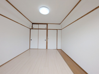【寝室】