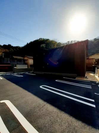 駐車場に車を止められます