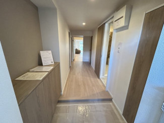 明るい玄関です