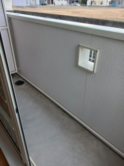 バルコニーからの眺めを楽しみながら食事をしませんか