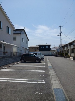 車をお持ちの方に嬉しい駐車場付きの物件です