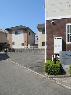 駐車場があるので、車を買う予定の方も安心です